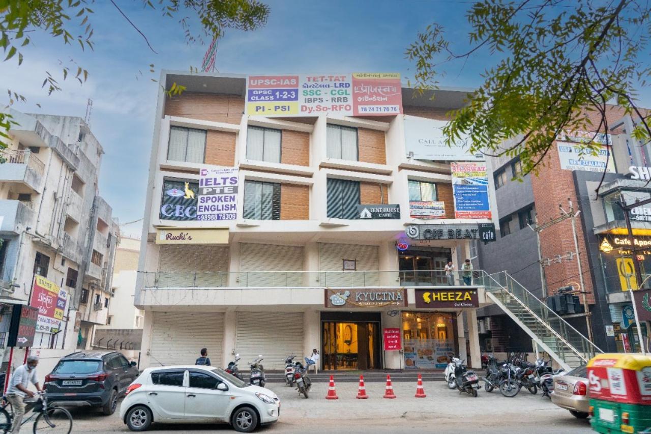 Hotel Lee Grand Ānand 외부 사진