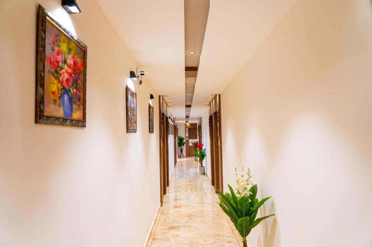 Hotel Lee Grand Ānand 외부 사진
