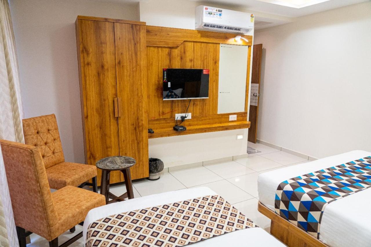 Hotel Lee Grand Ānand 외부 사진