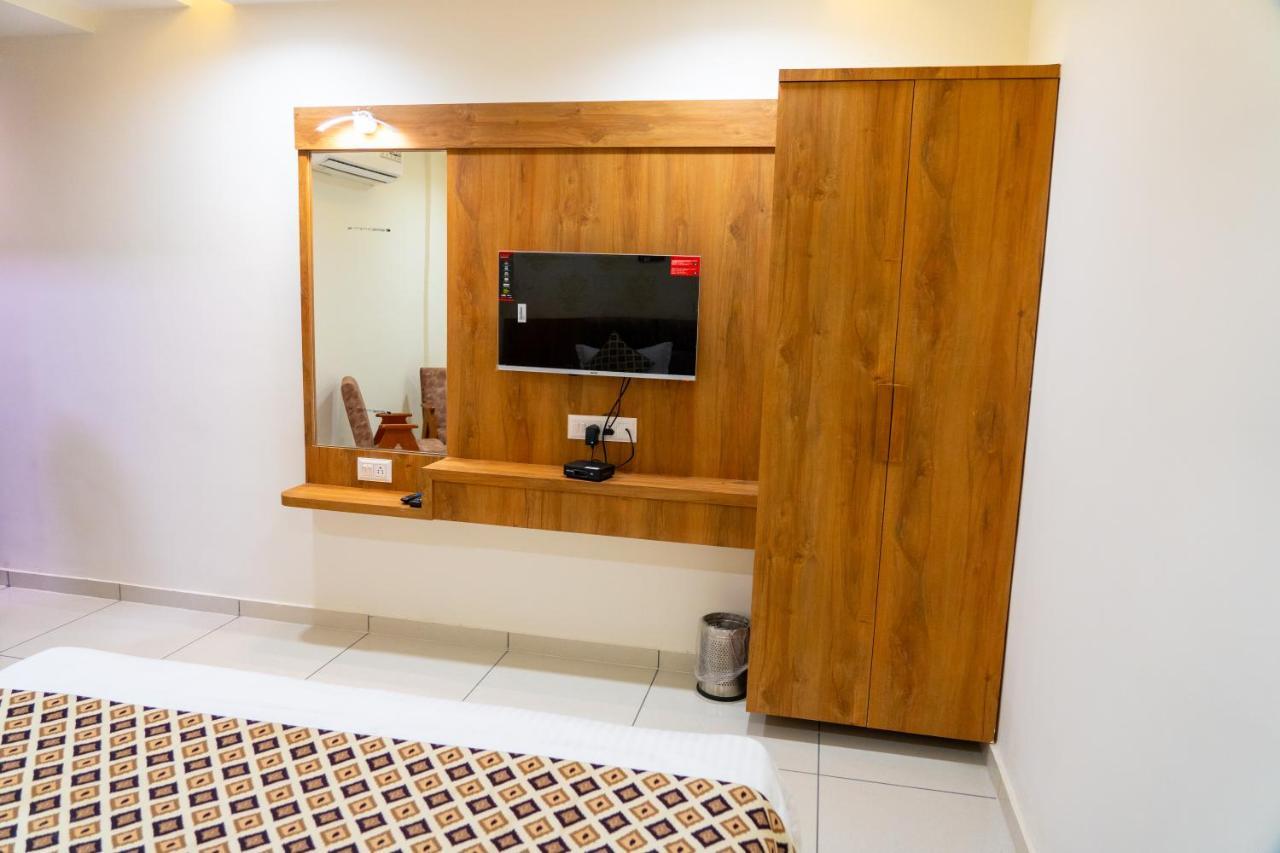 Hotel Lee Grand Ānand 외부 사진