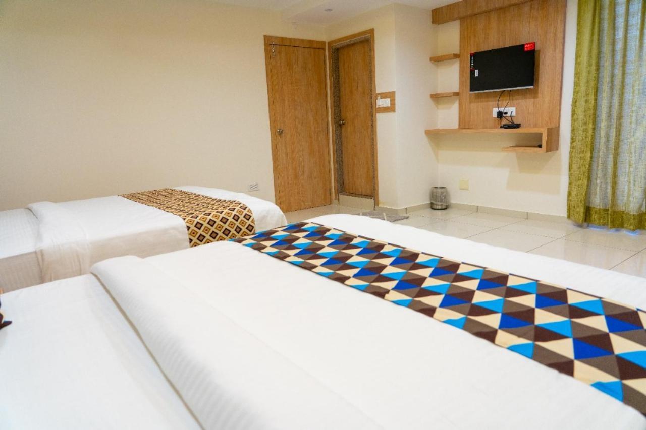 Hotel Lee Grand Ānand 외부 사진