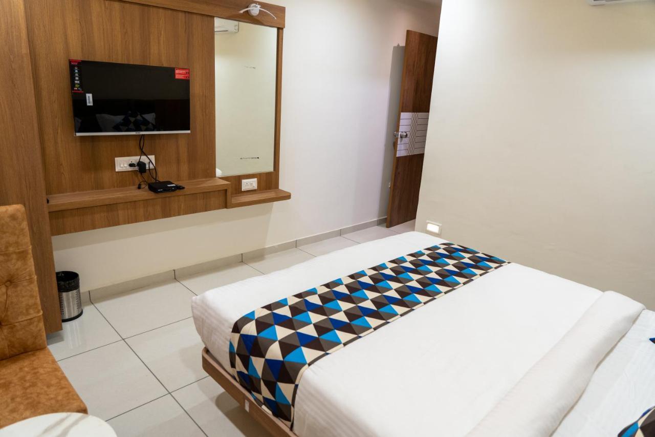 Hotel Lee Grand Ānand 외부 사진