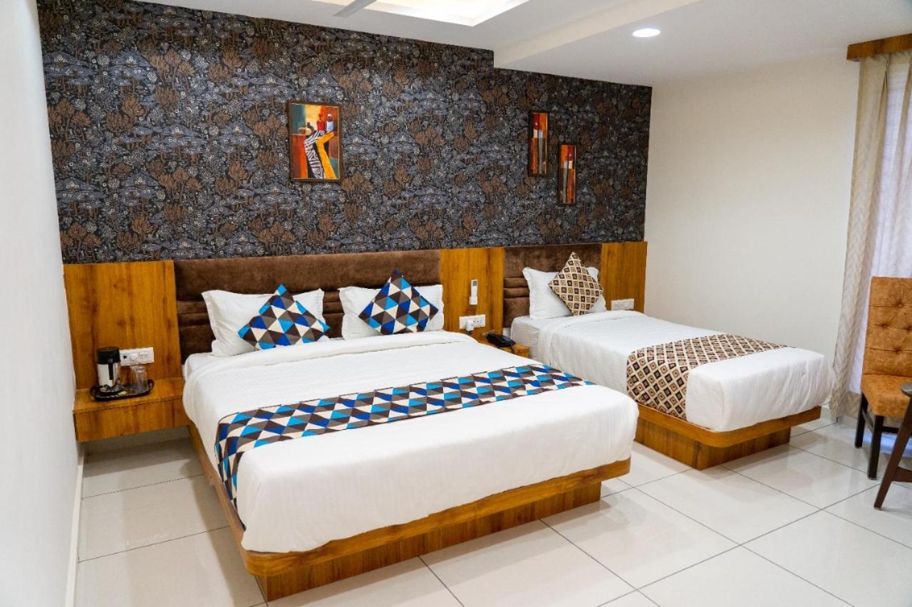Hotel Lee Grand Ānand 외부 사진