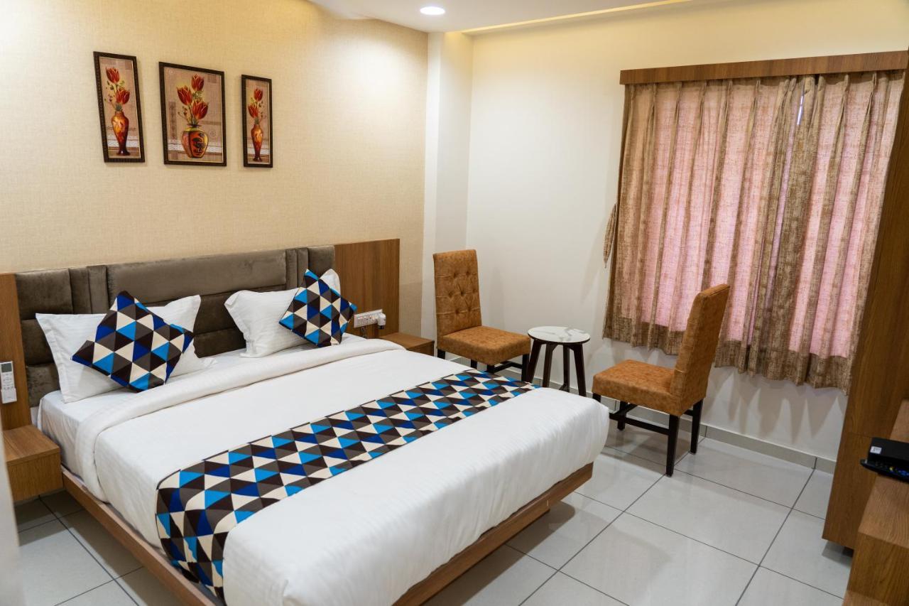 Hotel Lee Grand Ānand 외부 사진